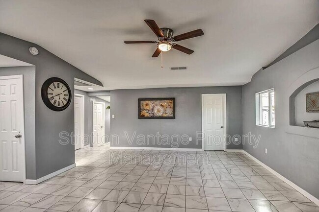 Building Photo - 15620 N Greasewood St