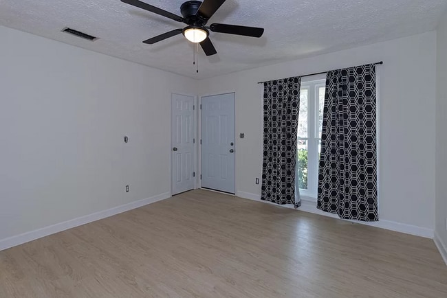 Building Photo - 6210 S Tyler Ct