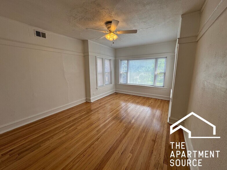 Building Photo - 5438 W Potomac Ave