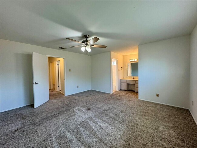 Building Photo - Charming Single Family Home In Hewitt, TX
