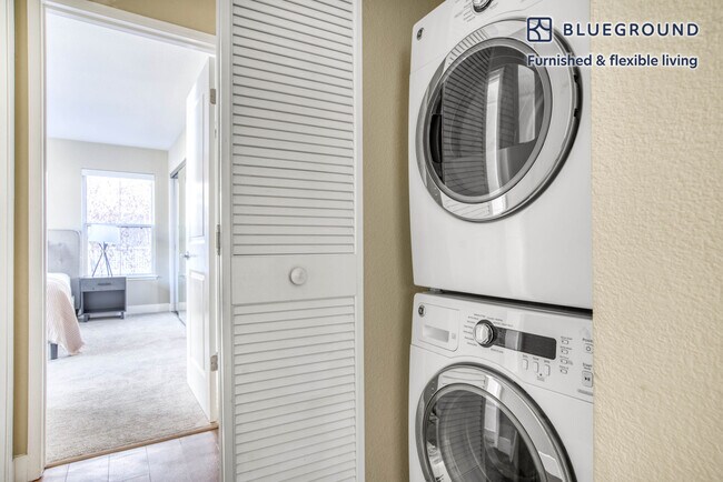 Building Photo - 801 Church St