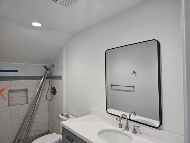 Building Photo - Fully Remodeled 4-Bedroom, 3-Bath Rental H...