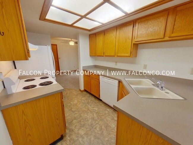 Building Photo - 2526 Elite Terrace