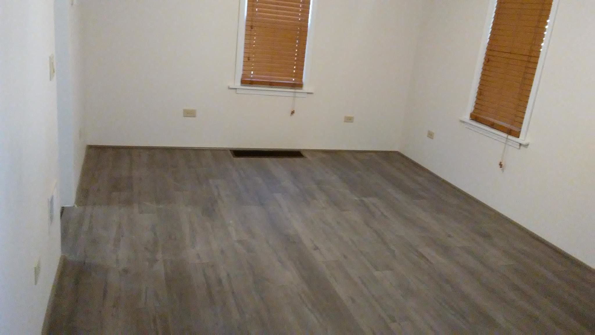 Living room - 427 N Briggs St