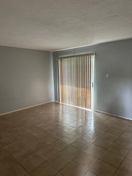 Building Photo - 16523 Lonesome Quail Dr