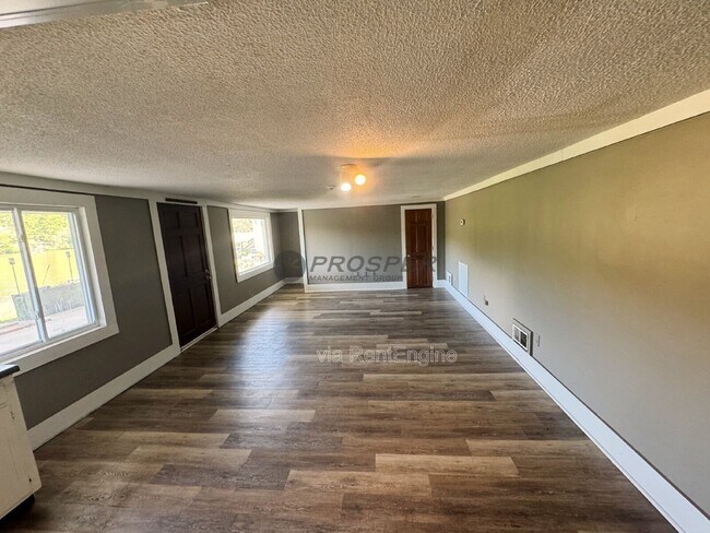 Building Photo - 746 Pistol Club Rd
