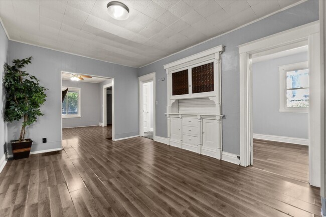 Building Photo - 316 N Hickory St