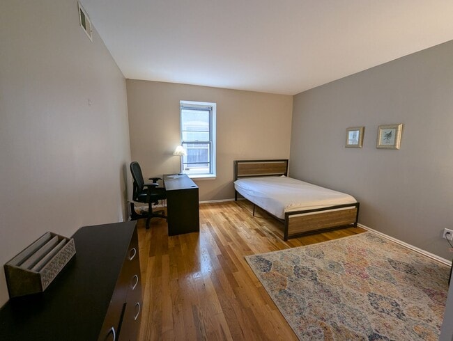 Building Photo - Fully Furnished Shaw Sanctuary **1/2 Off Security Deposit & 1st Month's Rent**