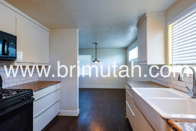 Building Photo - 1313 E 8425 S