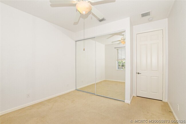 Building Photo - 2206 SW Cape Cod Dr