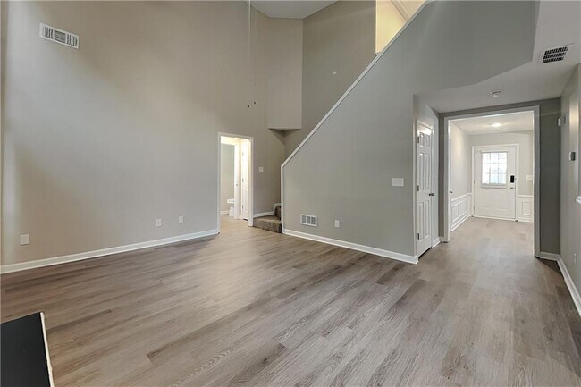 Building Photo - 3206 Claybrooke Dr NE