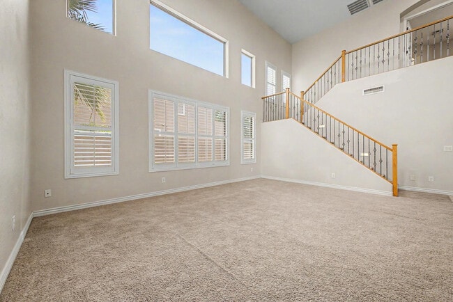 Building Photo - 8425 W Northview Ave