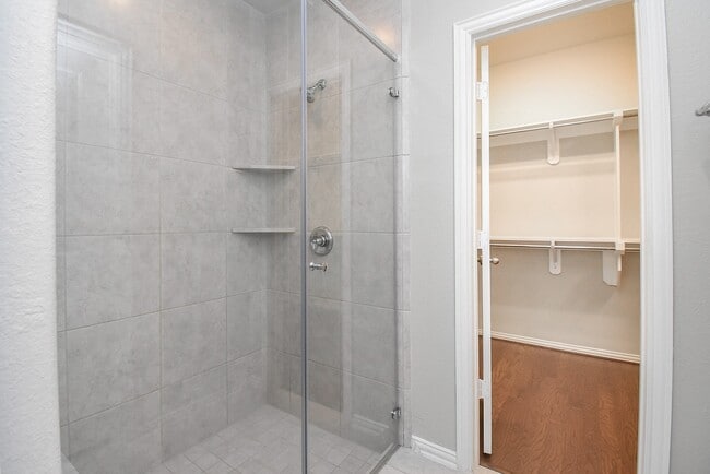 Building Photo - 2107 Blossomcrown Dr