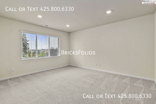 Building Photo - Your Dream Home Awaits in Puyallup – Bonus Offer Included!