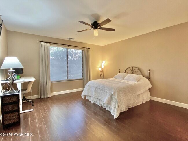 Building Photo - 1553 Range View Cir