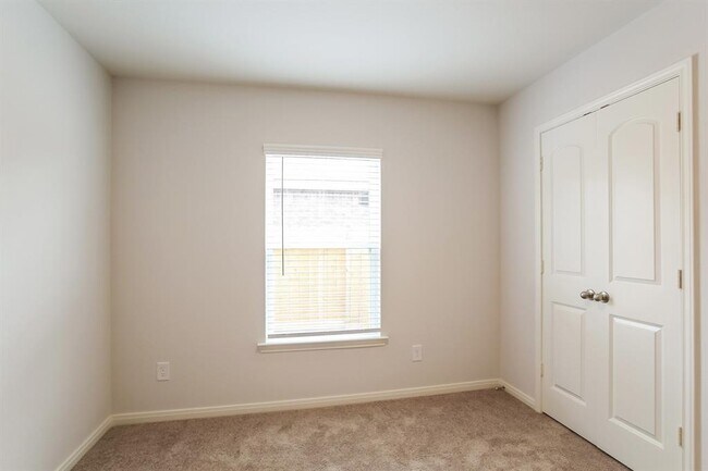 Building Photo - 10494 Red Cardinal Dr