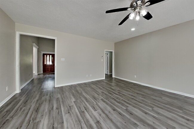 Building Photo - 8015 Democracy Ct