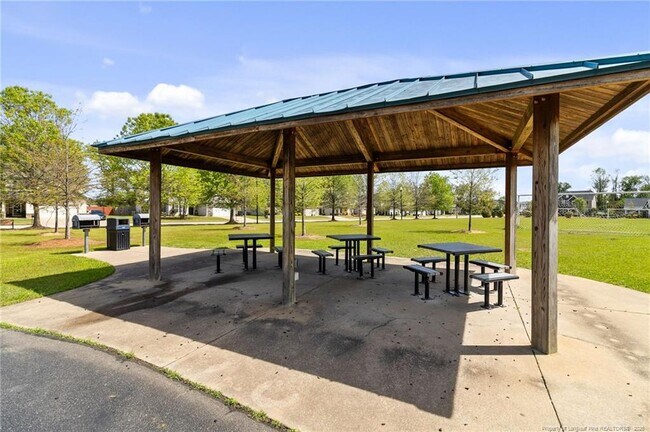 Building Photo - 127 Ganton Dr