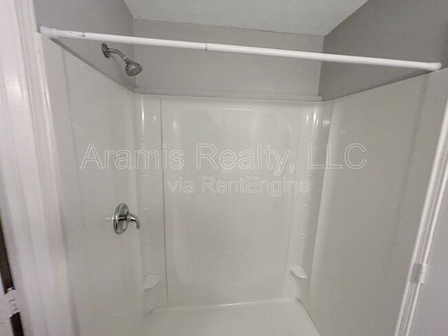 Building Photo - 9241 Woodhill Ln