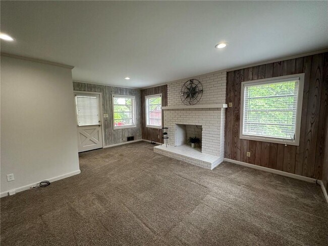 Building Photo - 520 Coleman Dr