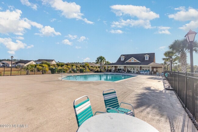 Building Photo - 2108 Stonecrest Dr NW