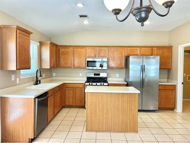 Building Photo - 14803 Snelling Dr
