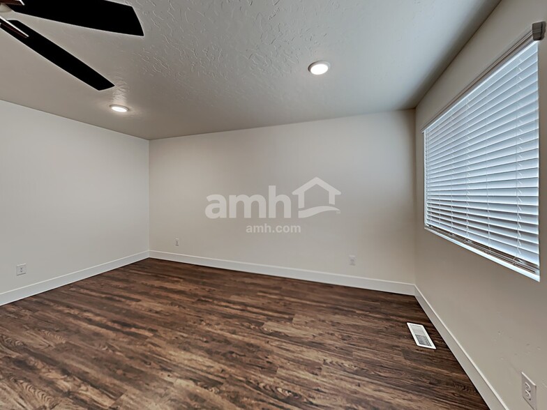 Building Photo - 9463 W Dove Creek St