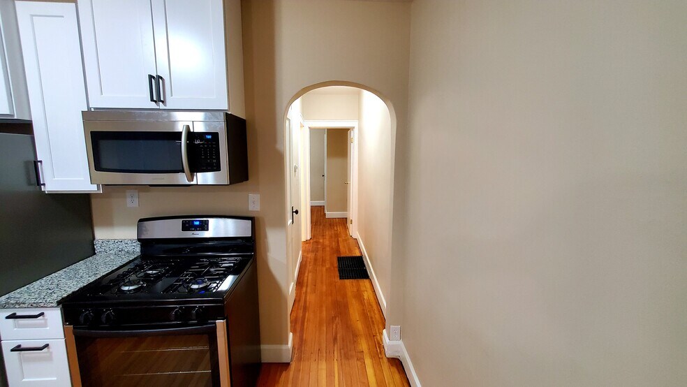 Building Photo - 1825 S East St