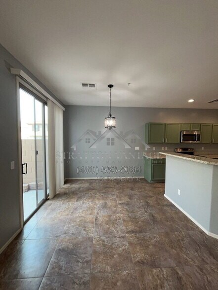 Building Photo - 1426 N 81st Dr
