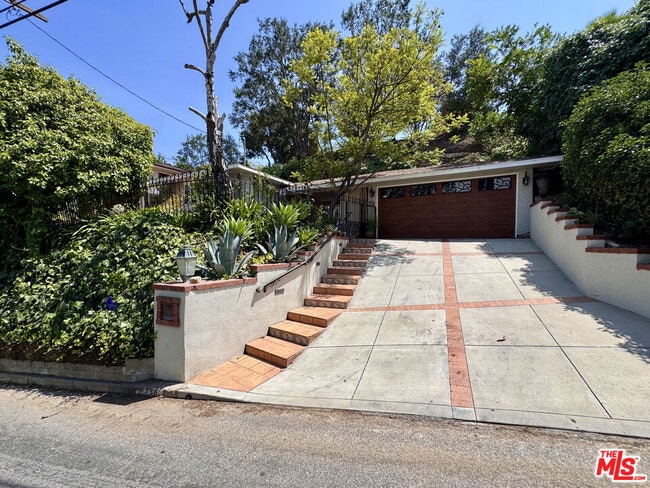 Building Photo - 7756 Torreyson Dr
