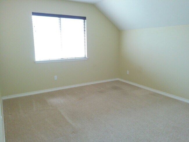 Building Photo - 5405 Knights Cir