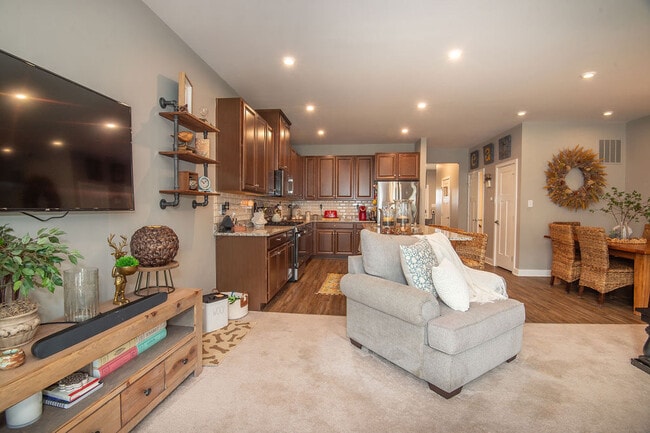 Building Photo - 351 Goodwick Dr