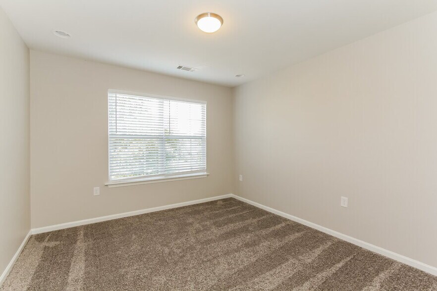 Building Photo - 333 Hunslet Cir