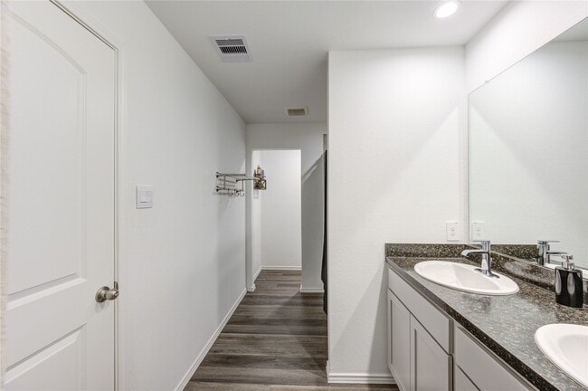 Building Photo - 5303 Creekstone Rise Ln