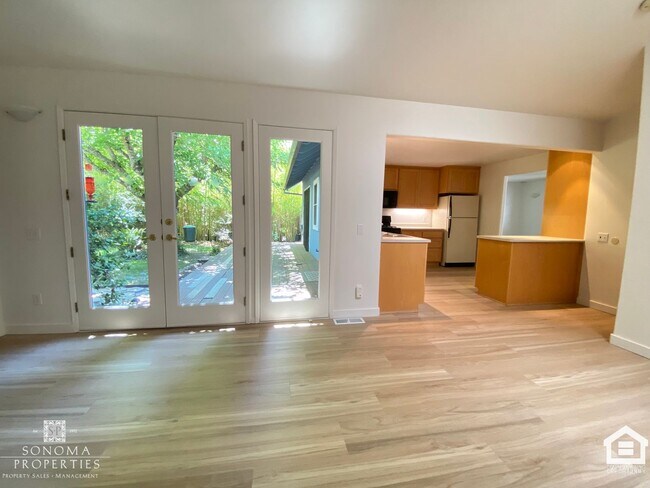 Building Photo - Inviting 3BD/2BA Home in Glen Ellen