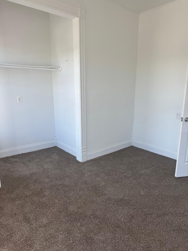 Building Photo - 827-829 Burnet Ave