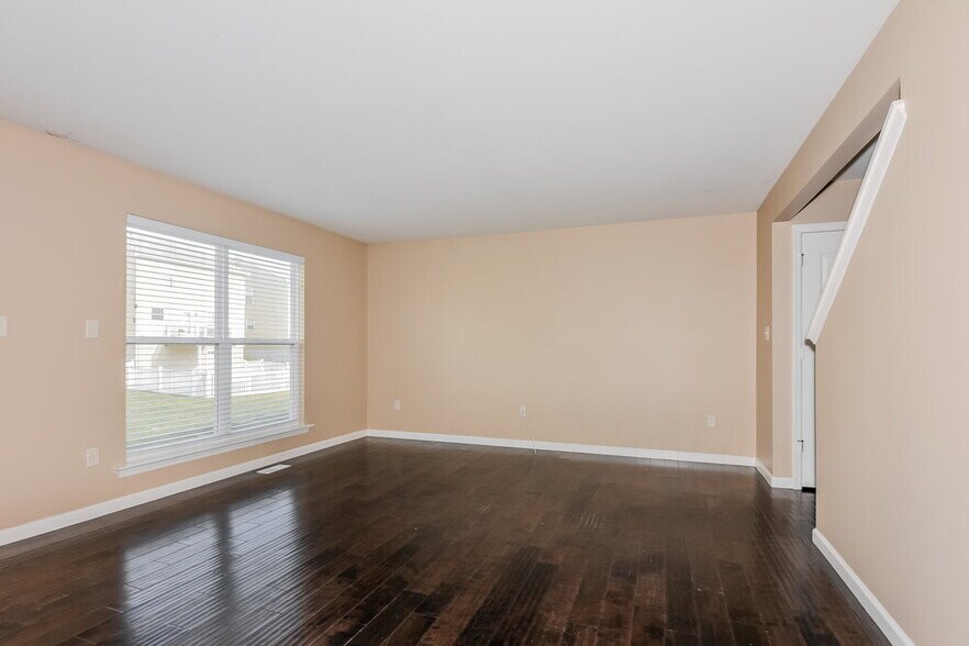 Building Photo - 209 Cimarron Ridge Crossing
