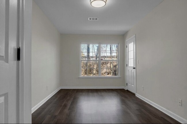Building Photo - 3806 Dorsey Ave