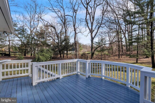 Building Photo - 8616 Chateau Dr