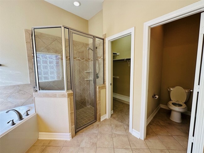 Building Photo - 21927 Field Green Dr