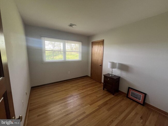 Building Photo - 5472 Merry Oaks Rd