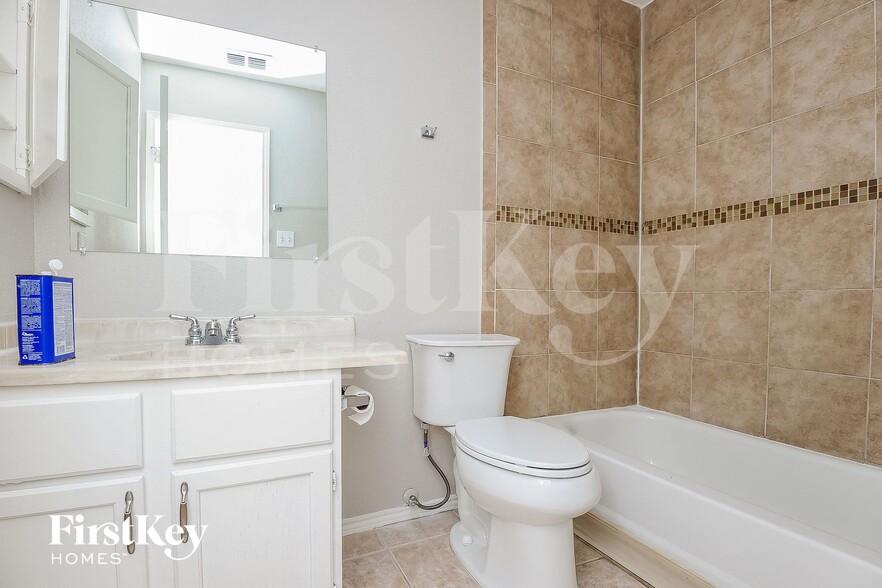 Building Photo - 1411 Springwood Dr