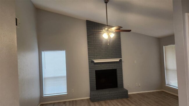 Building Photo - 618 Rollingway Dr