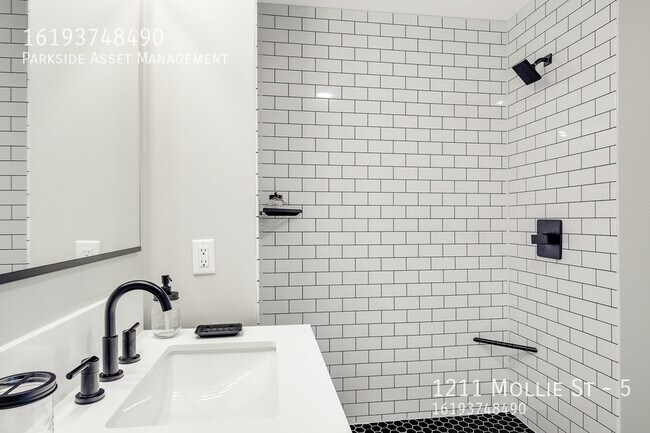 Building Photo - 1211 Mollie St