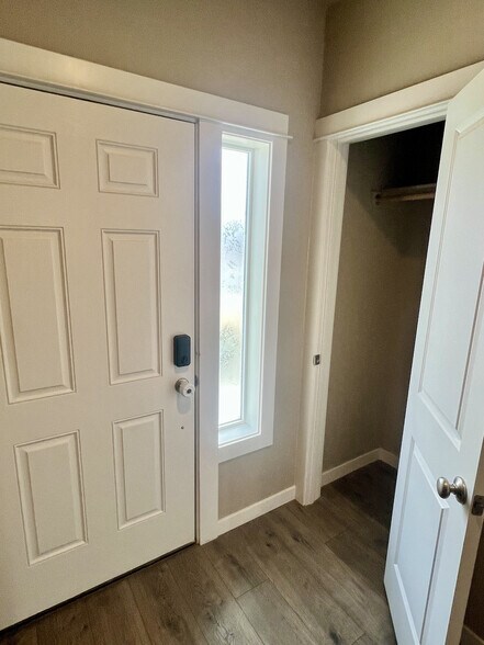 Building Photo - 2395 Chelan St