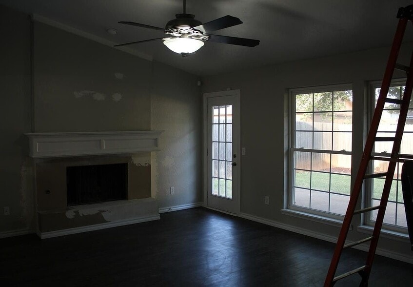 Building Photo - 700 Pintail Pl
