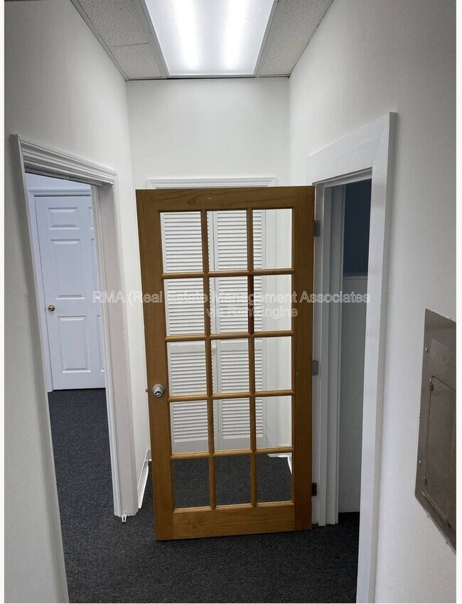 Building Photo - 11 Market St