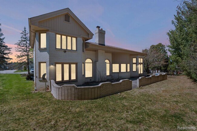 Building Photo - 6739 Arlington Dr