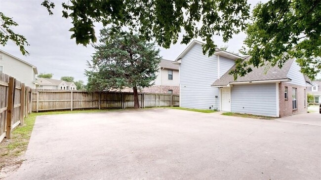 Building Photo - 1604 Park Pl