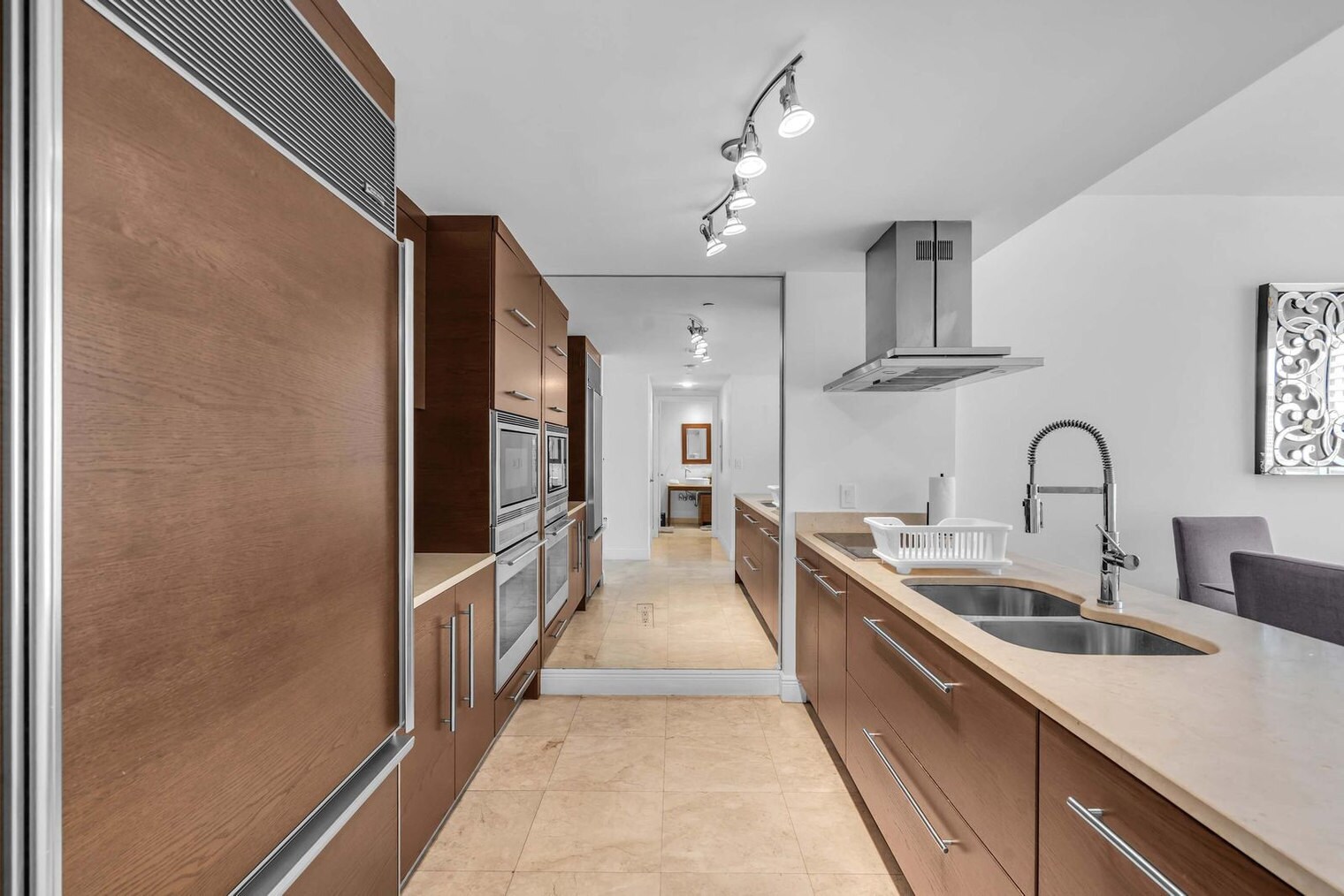 Building Photo - 485 Brickell Ave